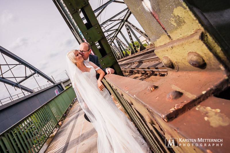 Romantik auf der Eisenbahnbrücke